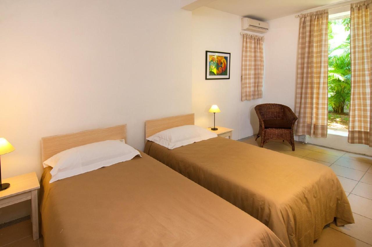 Вілла Gardens Retreat Pereybere Beach Екстер'єр фото